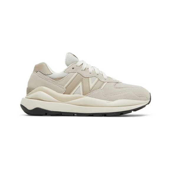 New Balance 54/70 women’s shoe - Picture 2 of 8